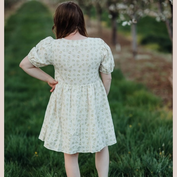 Babydoll Floral Dress - size Large - Picture 3 of 8